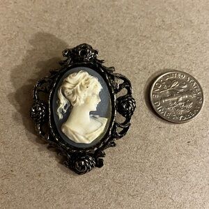 Vintage Cameo Brooch Blue-Black and Cream Ornate Frame